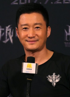 影片发布一组角色剧照，并同步曝光演员阵容，在杭州的湖光山色中，正上演这场关于“爱和美味”的温暖故事。